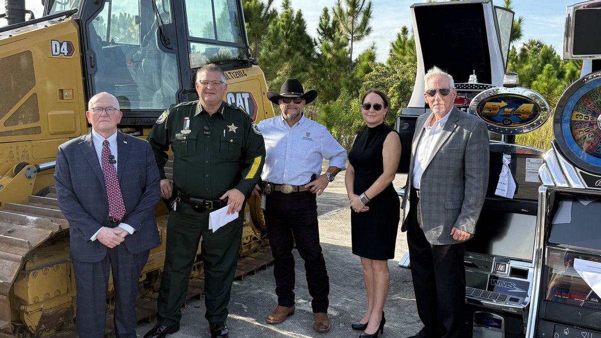 FLGamingControl's tweet image. Brevard County Sheriff Ivey and the FGCC  destroyed 147 illegal slot machines today. The seized machines were from illegal gambling sites in Brevard County.