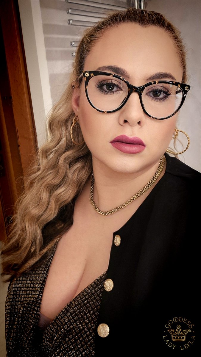 LadyLeylaOF's tweet photo. No one in your life respects you. 
No one sees you as a man. 
And neither do I. 

But at least I give you purpose - to suffer for me. 
To beg, pay, and be humiliated for my amusement. Now, do what you're made for 💳 https://t.co/FkxEeX64Ks