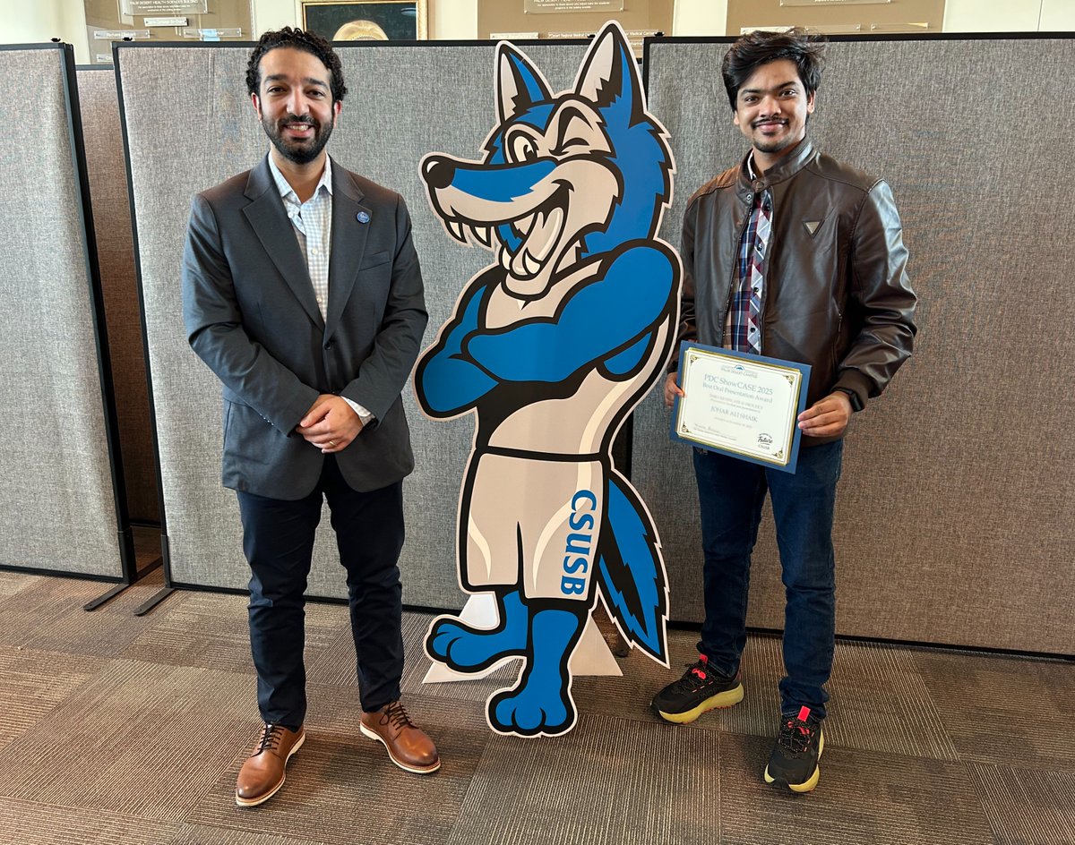 CSUSBNews's tweet image. CSUSB's Palm Desert Campus celebrated student achievement at the 2025 Student ShowCASE! 💼✨ 67 Students showcased projects in research and creative work, with top winners recognized by faculty jurors.🏆👏 
Read More: bit.ly/4oitGqk 

#Lifeandcareerready #studentshowCASE
