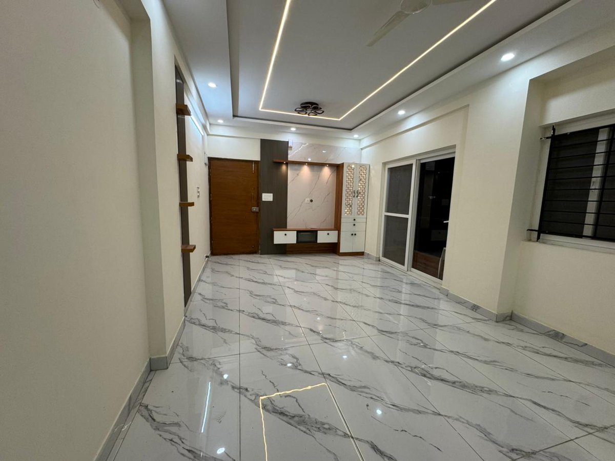 sshubhamty's tweet photo. I'm looking for a male flatmate in Sarjapur Road, Junnasandra, Bangalore area
Near Bellandur, HSR, Sarjapur Road, Embassy Tech Village.
3 BHK Fully Furnished
Refrigerator, Washing Machine, Wifi.

1 Room available with separate washroom

Rent: 16,000
 Deposit: 50,000
 Move-in: 1st week of January
@BangaloreRoomi
@fmrbangalore
DM for more details