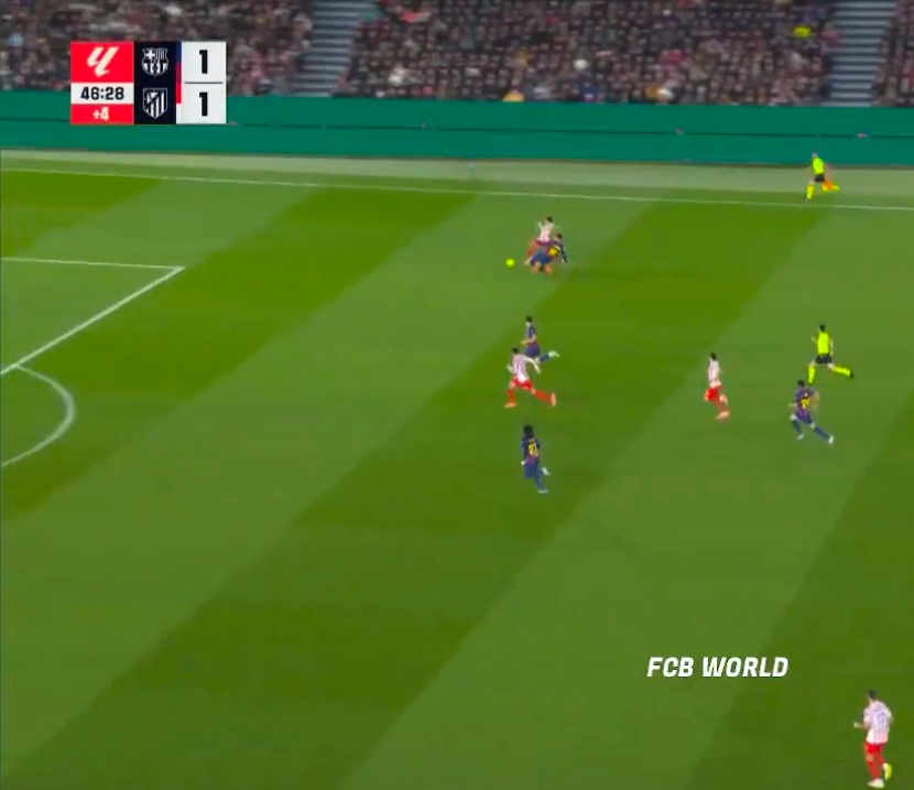 theMadridZone's tweet image. • Not the last player, 50 meters away from goal - RED card
• Last player, denied clear chance, at the edge of the box - YELLOW CARD

It&apos;s not football. It&apos;s La Liga.