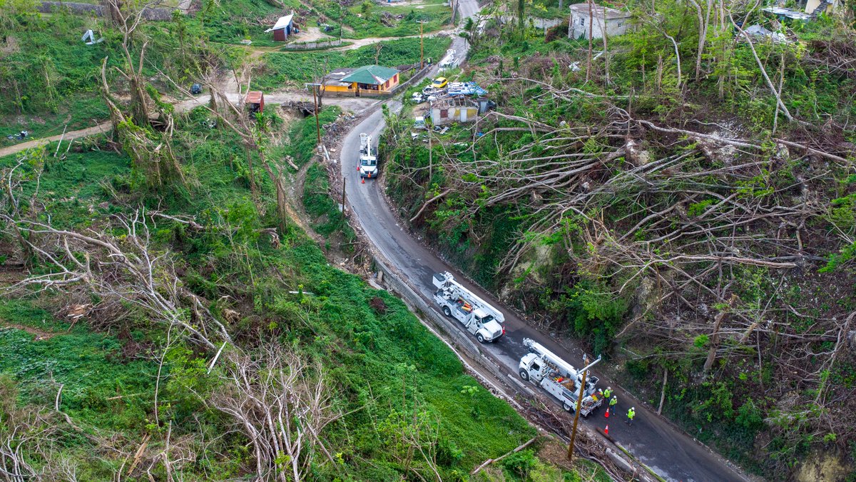 myJPSonline's tweet image. 📍Reading to Anchovy, St. James: Crews were working on Long Hill Main Road. This restores power to Anchovy High, Primary &amp;amp; the Police Station and some surrounding areas

But this repair does much more than just fix the local area... 👇