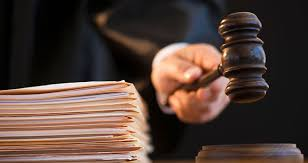 🔴 <a href="/Valeurs/">Valeurs actuelles ن</a> | « Je voulais juste la dénoncer à la CAF »… Oussama Z., 34 ans, Algérien en situation régulière, a comparu à Paris ce lundi pour avoir menacé de « découper », « brûler » et « couper la tête » de son ex-compagne, ainsi que de s'en prendre à ses enfants. Déjà condamné