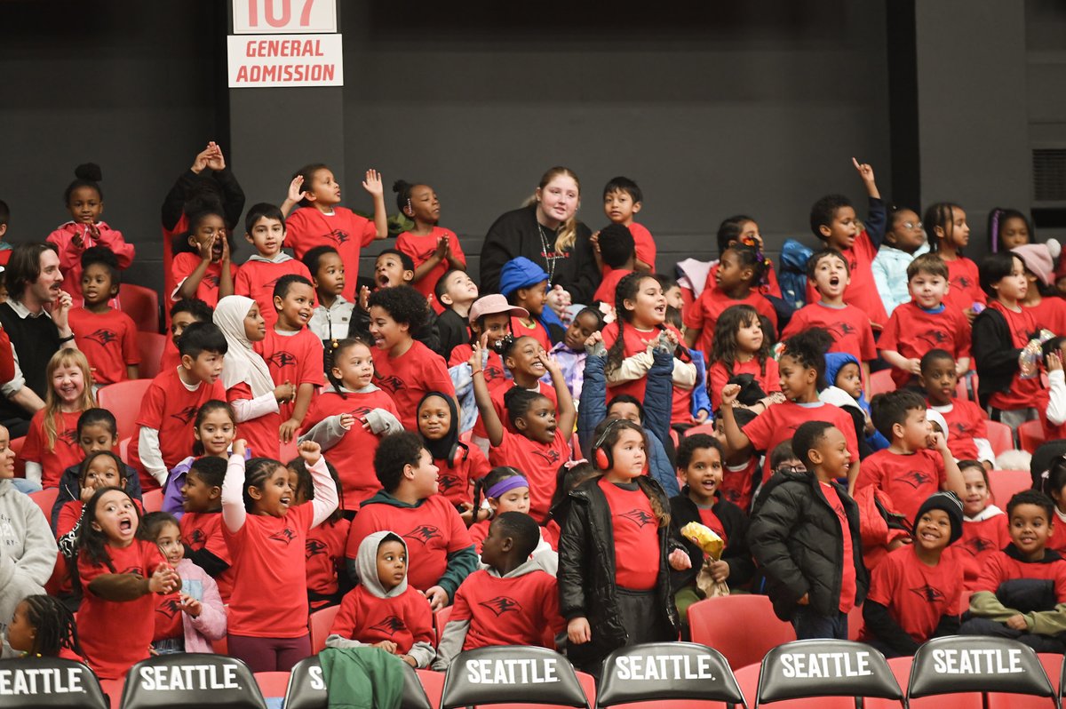 seattleu_wbb's tweet image. Biggggg W on Kids Day🤩

#TogetherWeSoar