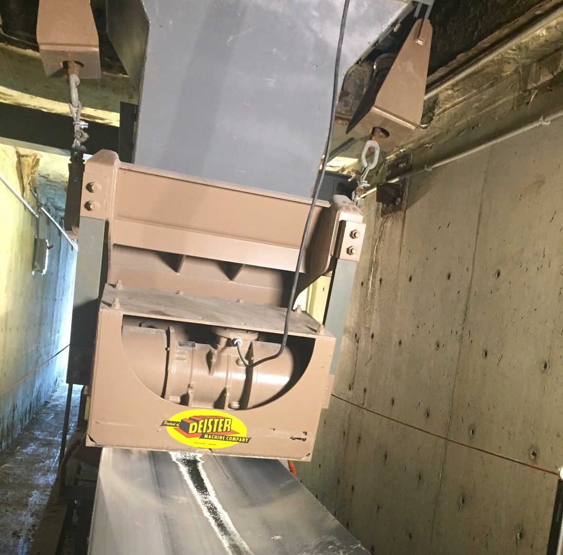 Equipment of the day: <a href="/DeisterMachine/">Deister Machine Comp</a> Two-Mass Electromechanical Vibrating Feeder #sponsored 

Learn more: heyor.ca/w1zc5F