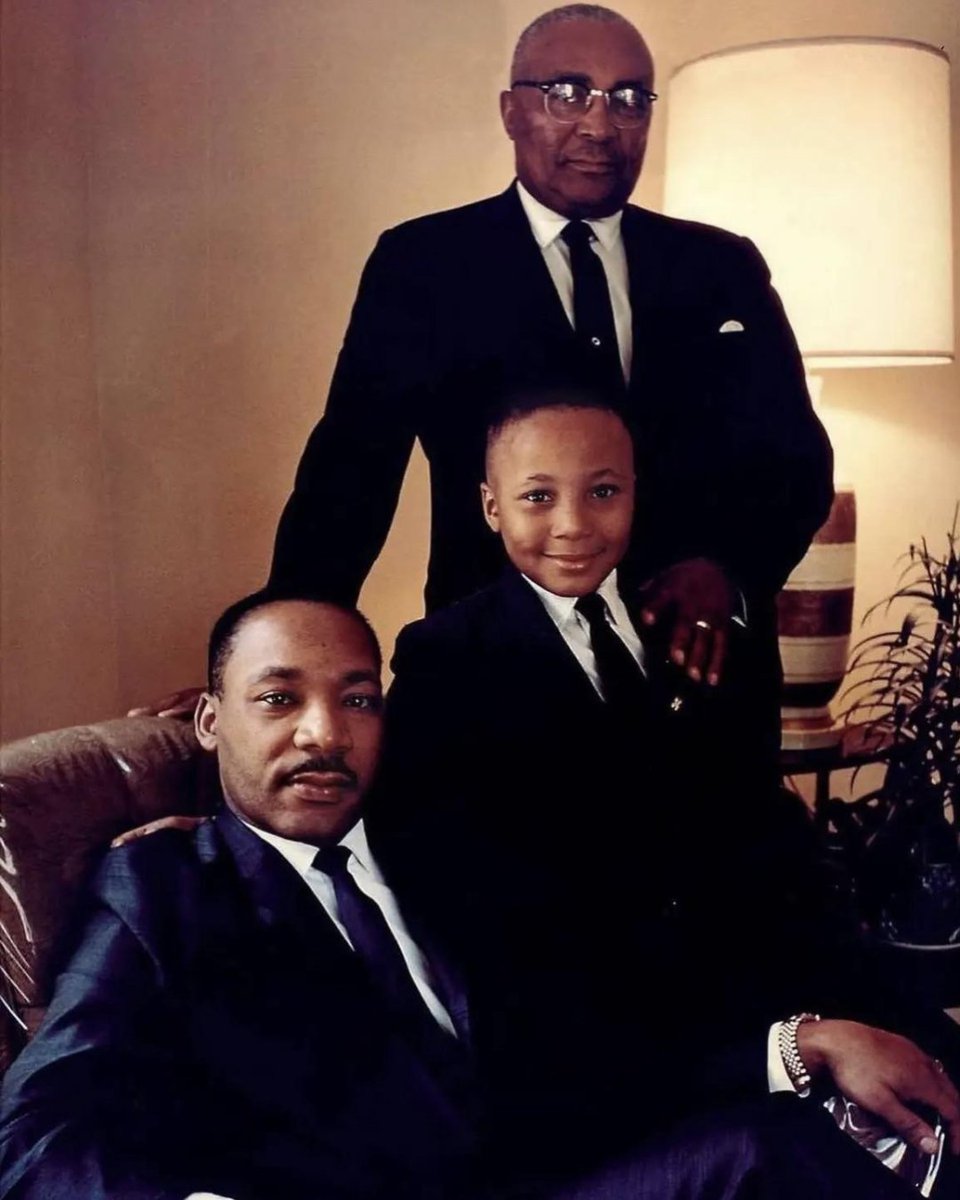 AfricanArchives's tweet image. Martin L King Jr along with his father Martin L King Sr and his son Martin L King III, 1960.