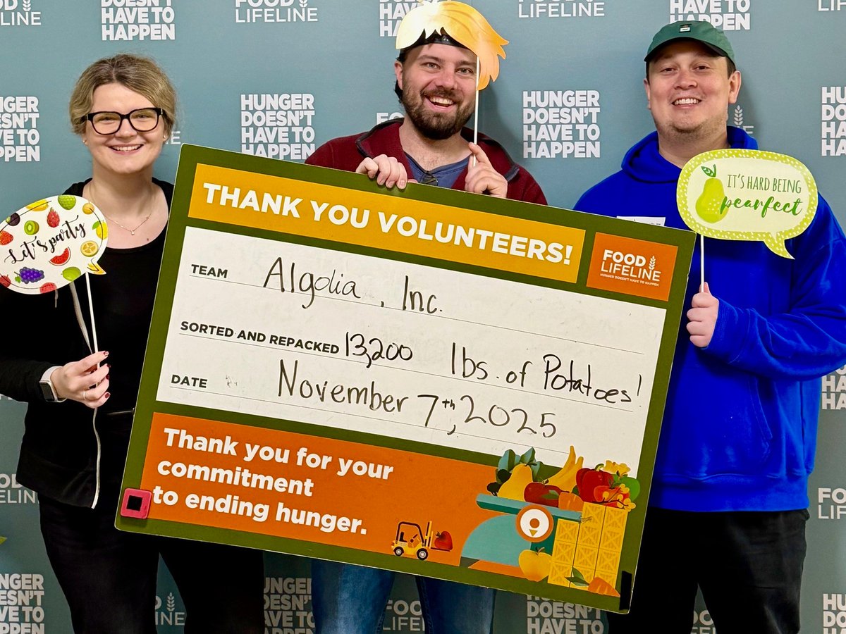 algolia's tweet image. 💙✨ Giving back powers progress! This #GivingTuesday, we’re proud to stand with @PledgeOne, dedicating 1% of our time to communities worldwide.

From serving meals to restoring green spaces, Algolians are proving that business can be a force for good. 🌍 ✨ 

Dive into our…