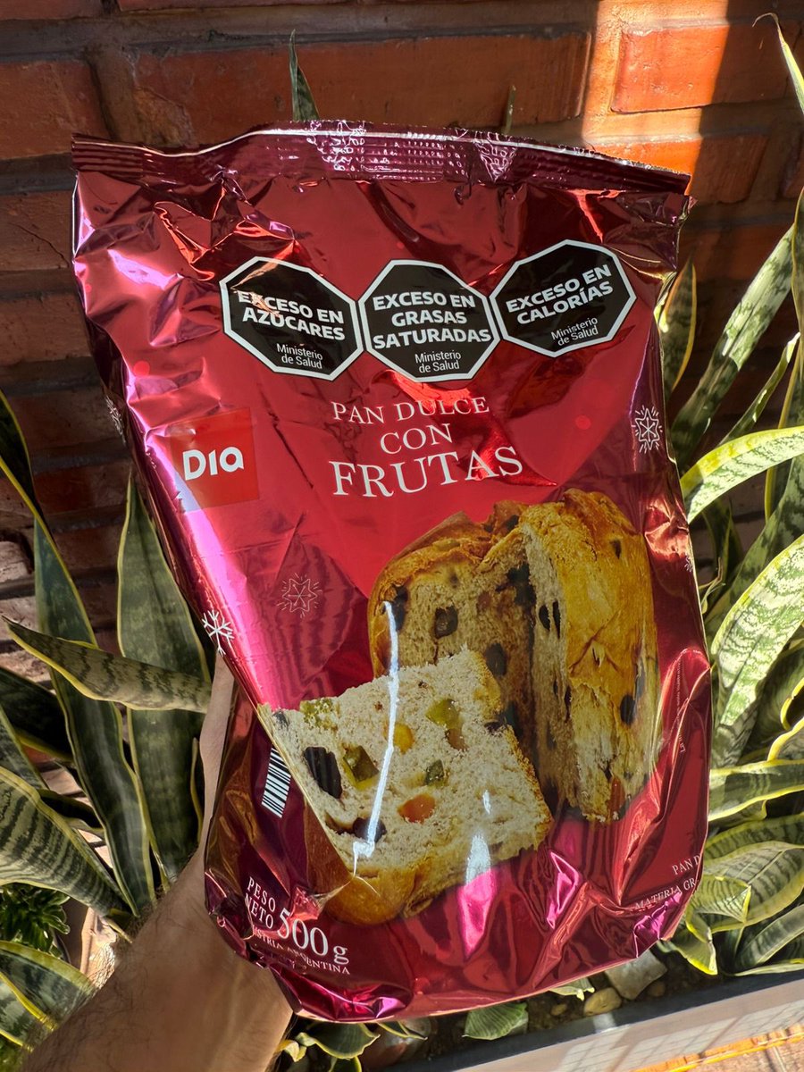 guidomart1n's tweet photo. Empezó mi temporada favorita: mate con pan dulce CON FRUTAS ABRILLANTADAS, como toda persona de bien https://t.co/4v5oU3sEcg