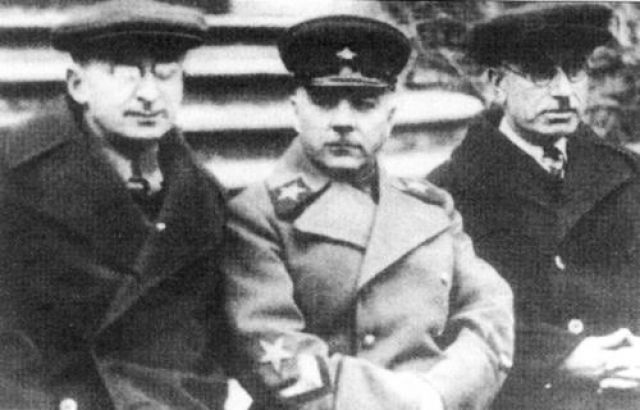 ℝ𝕖𝕘𝕚𝕞𝕖 𝔼𝕤𝕥𝕙𝕖𝕥𝕚𝕔𝕤 (@regimeesthetics) on Twitter photo 