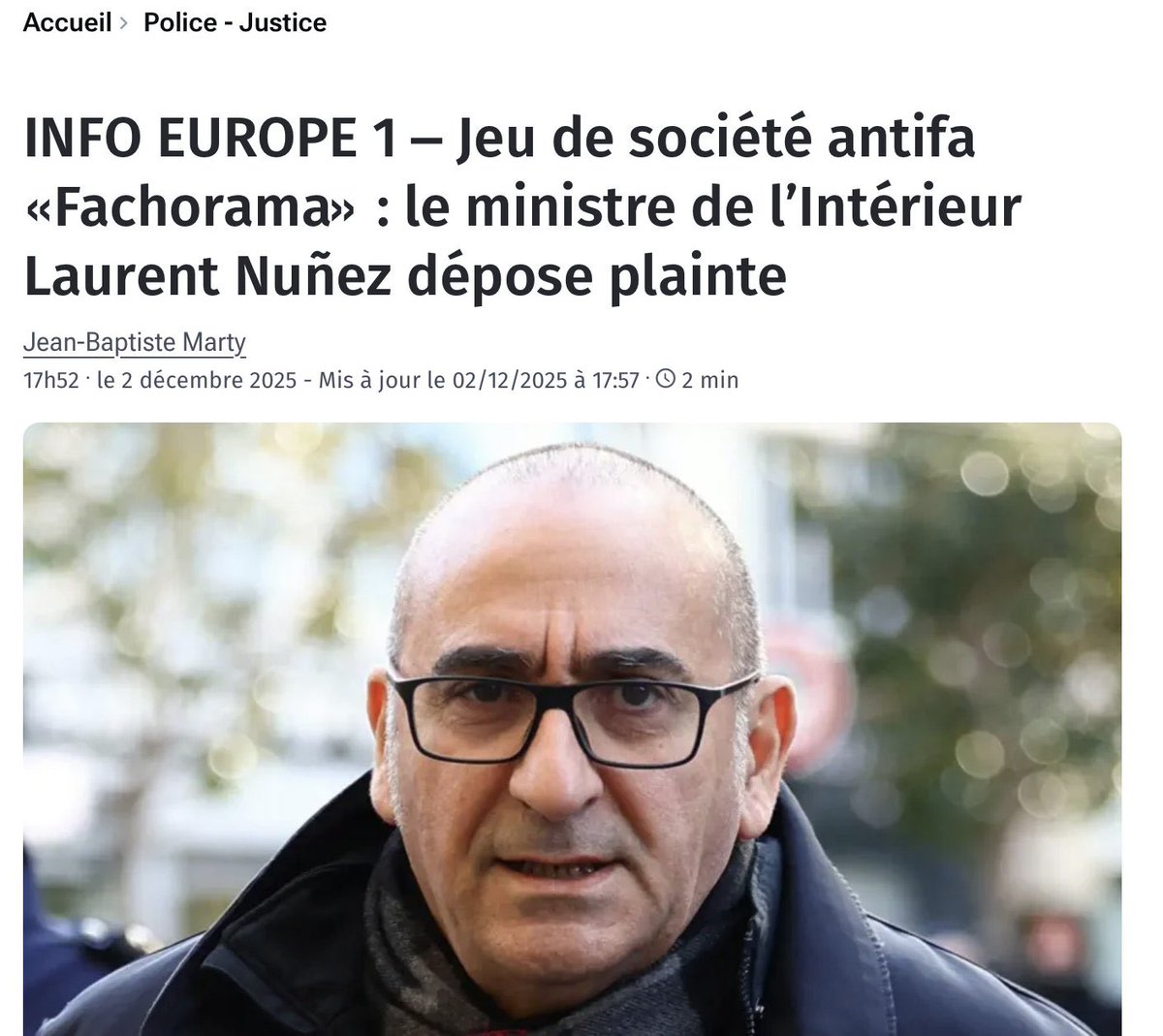 Un Ministre de l’intérieur français porte plainte contre un jeu de société antifasciste.
Un jeu.
Antifasciste.
Je ne sais pas si on mesure la dérive idéologique de ce pays