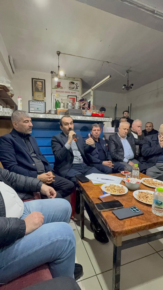 Batman Vakfı kuruluşu için iş insanlarımız, meclis üyelerimiz ve hemşehrilerimizle bir araya gelerek hedeflerimizi istişare ettik. Değerli katkı ve destekleriniz için tüm katılımcılarımıza ve başta Cüneyt Uçar'a teşekkür ederiz. #BatmanVakfı #Batman
<a href="/ilyasbastik/">İlyas BASTIK</a>
<a href="/LutfuAk/">Lütfü Akın</a>
<a href="/fyslsns/">Faysal ŞANSİ</a>