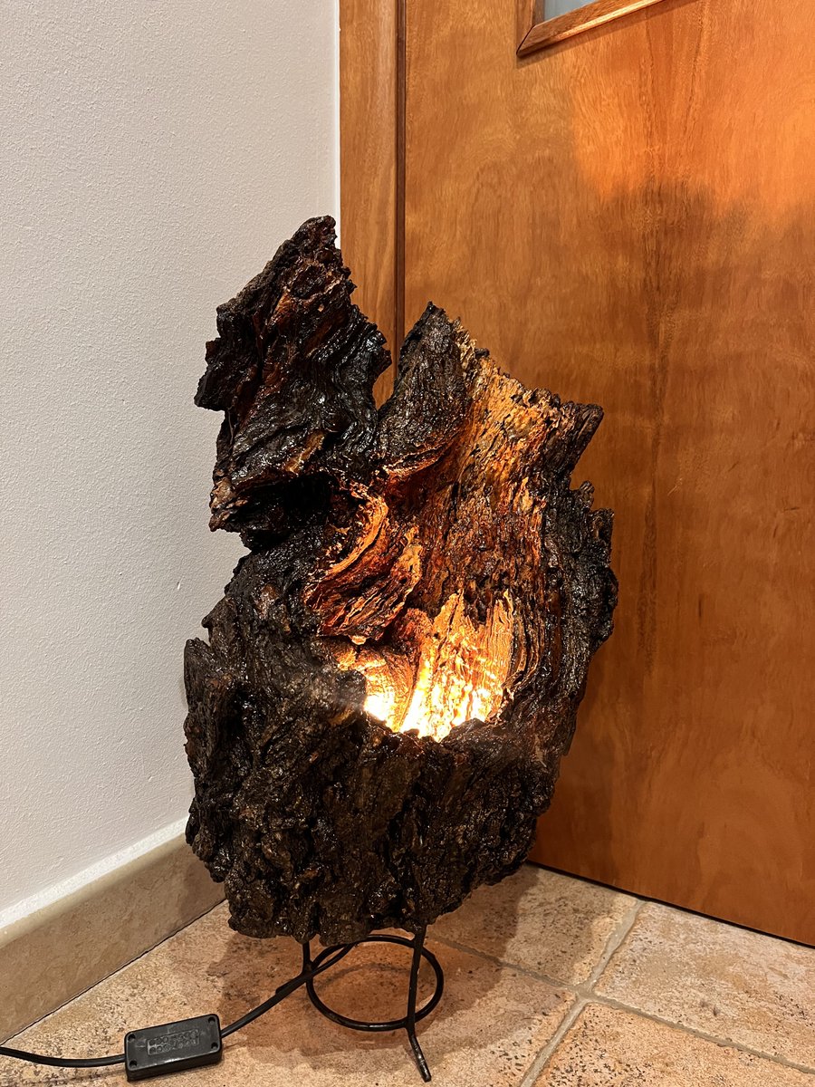 mariogemarrrr's tweet photo. Hola chicos, un año después seguimos vendiendo cosas, no estamos teniendo suerte, necesito máxima difusión, seguimos teniendo la mesa, y esta haciendo muchas cosas más porque le he comprado herramientas, si sabéis como vender o podéis compartir, nos haríais muy felices ❤️ https://t.co/GPBCaFPqPp