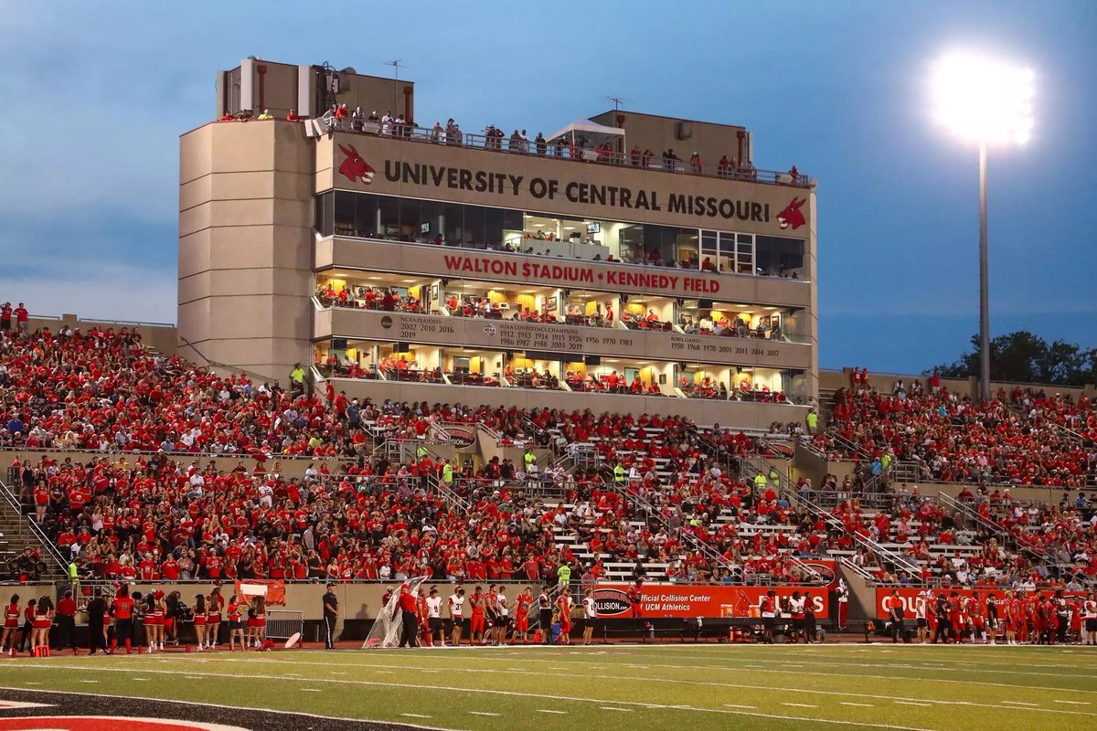 ColtonBrunke1's tweet photo. #AGTG After much conversation with @CoachNovak_ and @JoshLamberson I am excited to have earned an offer from 
The University of Central Missouri! @UCMFootballTeam 🔴⚫️⚪️

@Coach_CDahlke @iamcoachMB @CoachDonerson @Matt_Simpson01 
@DfwSho @kt_recruiting @JuCoFootballACE https://t.co/Kbyb0maXTN