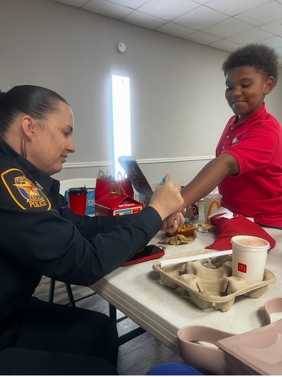 Thank you, Officer Hayes, for showing up with integrity, compassion, and a true heart for mentorship. We are grateful for you and proud to have you as part of the OP Fort Worth family. 💙✨

#OperationProgressFW #CommunityFirst #MentorshipMatters