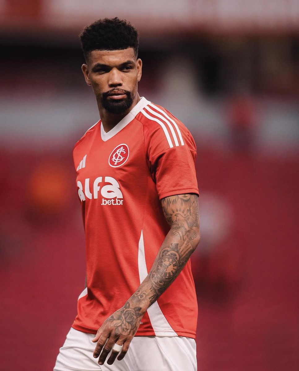 Coritiba fez sondagem pelo retorno de Juninho, zagueiro do Internacional. 

A contratação do jogador era desejo do técnico Mozart.

📰| @rogerioscarione