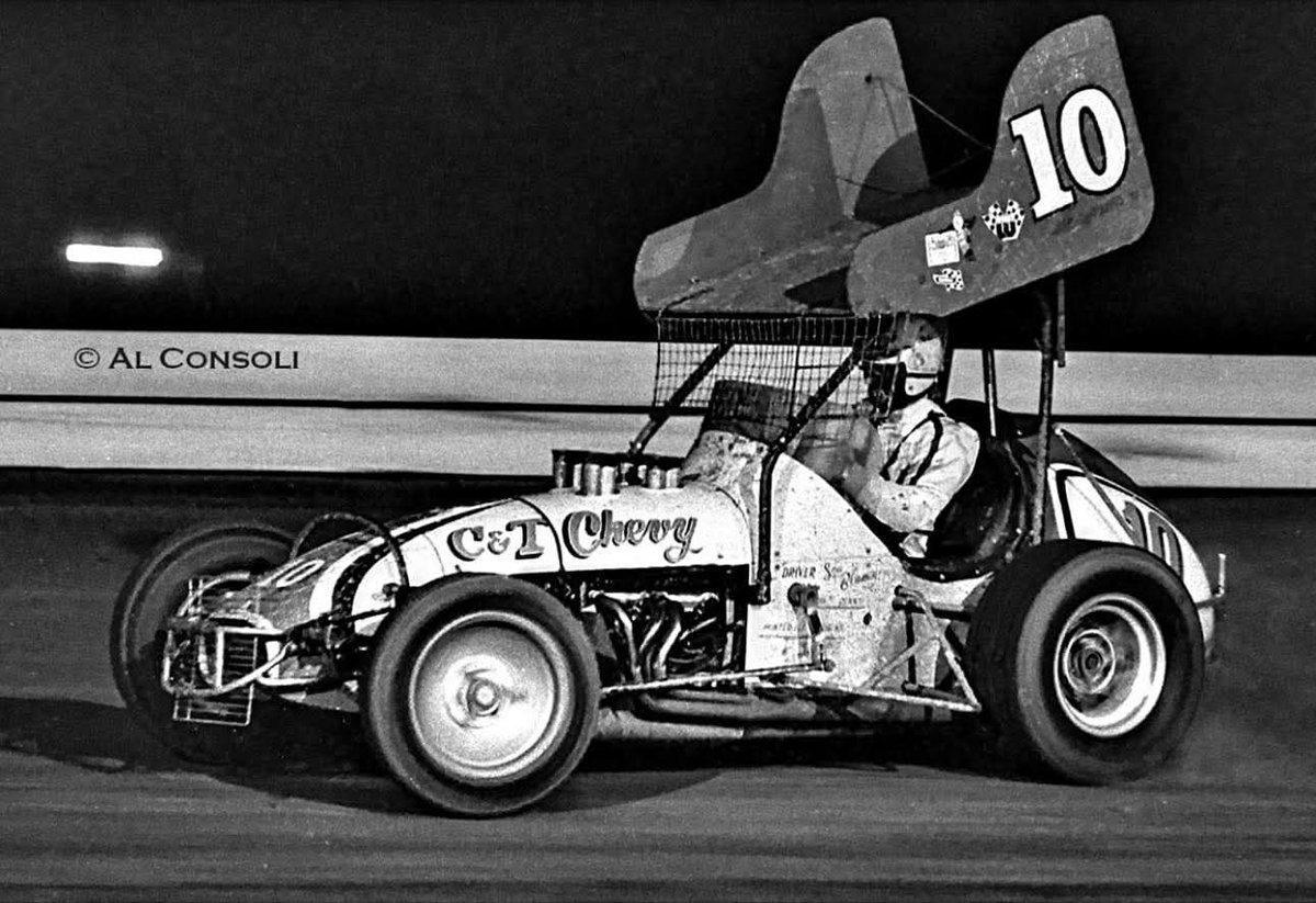 hosehead33's tweet image. Today's Photo of the Day features Lou Blaney in the Trevis Chassis #10 at Jennerstown Speedway during the 1970 season.

📸 Al Consoli

All the News that's Fit to Sprint. Hoseheads.com 🏁