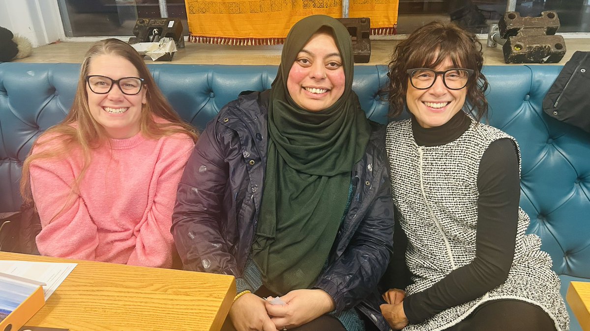 ChilternTSH's tweet image. Lovely to see so many of our staff at LutonEd this evening. @TeachLeadAAli @mradamkohlbeck @unleashing_me @TomBellwoodCLT @CSHargraves @MsMcGivern @LorraineHughe20 @msybibi