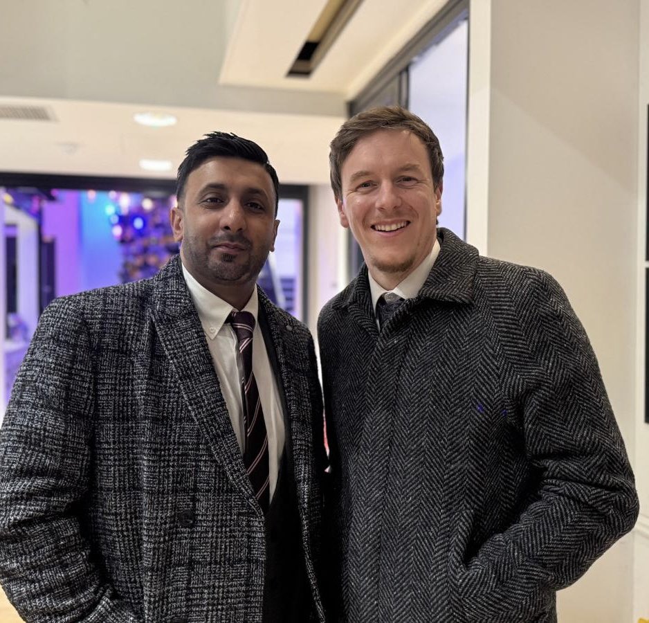 ChilternTSH's tweet image. Lovely to see so many of our staff at LutonEd this evening. @TeachLeadAAli @mradamkohlbeck @unleashing_me @TomBellwoodCLT @CSHargraves @MsMcGivern @LorraineHughe20 @msybibi