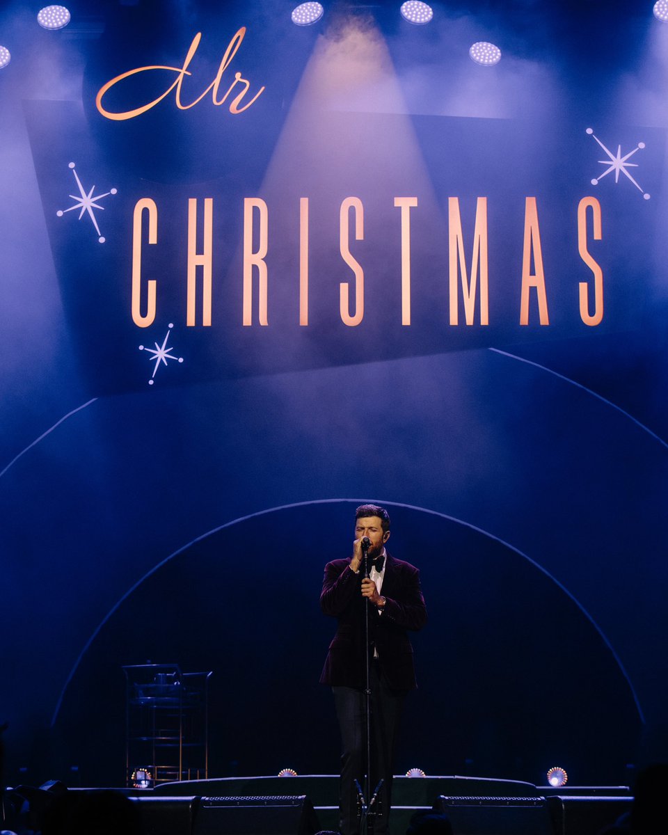 bretteldredge's tweet image. I can’t even explain the feeling of getting to sing in this hallowed venue…sacred the mother church…I love @theryman and our yearly tradition of calling it home for multiple nights of the GLOW tour…you guys showed up with so much soul and spirit…until next year, Nashville❤️