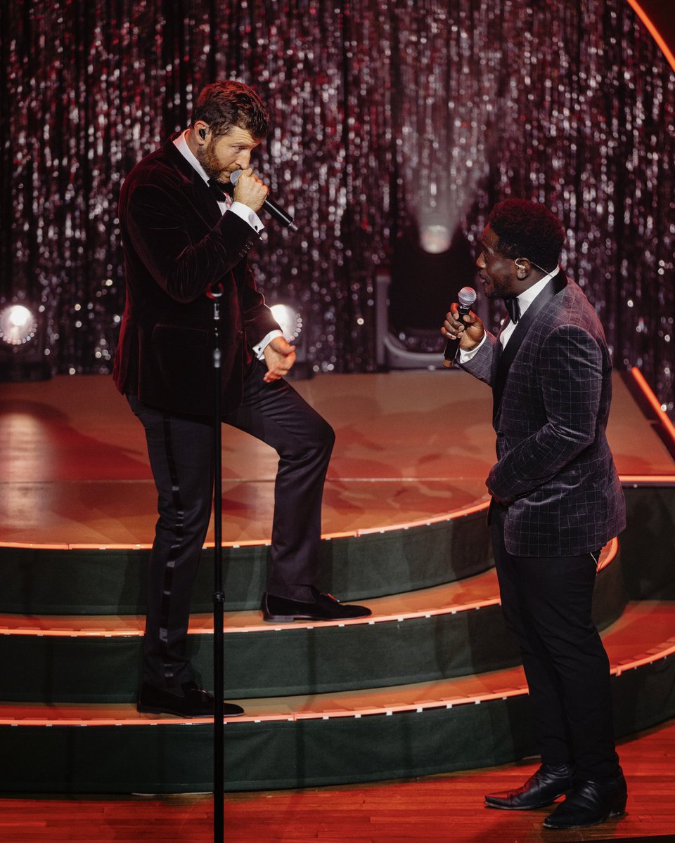 bretteldredge's tweet image. I can’t even explain the feeling of getting to sing in this hallowed venue…sacred the mother church…I love @theryman and our yearly tradition of calling it home for multiple nights of the GLOW tour…you guys showed up with so much soul and spirit…until next year, Nashville❤️