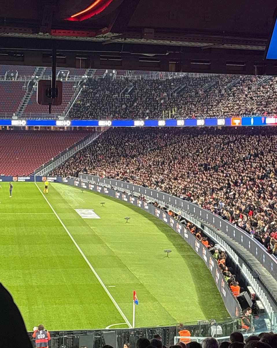 Mario___RM's tweet image. No sabía que el nuevo Camp Nou iba a tener pista de atletismo.