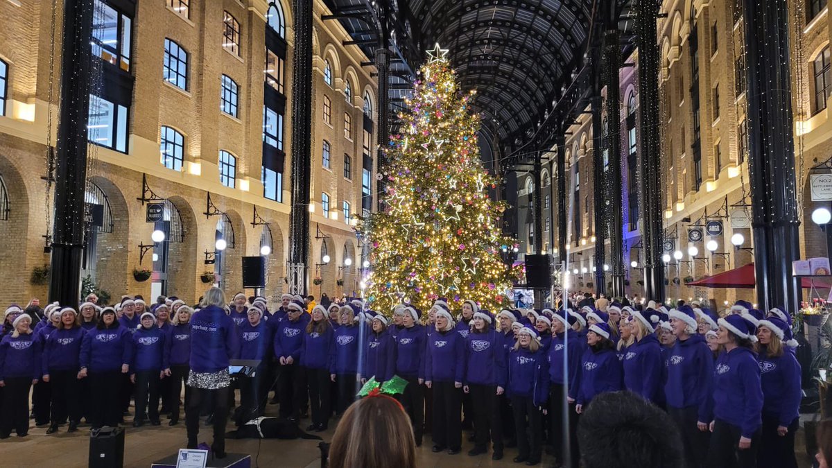 It’s our favourite season and Christmas is just around the corner! We’re out and about singing for charity during the next 3 weeks so why not come and see us?
1st up, <a href="/SantainCity/">Santa in the City</a> <a href="/p_sq/">Paternoster Square</a> tonight, and tomorrow Hay’s Galleria