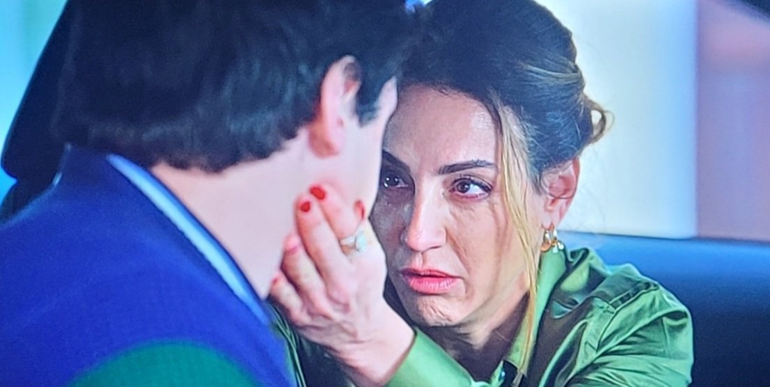 mar65_'s tweet photo. @NetflixLAT #lahijadelfuego
#Maruchi y #Fer
Capítulo 19 @chinasuarez 👏 https://t.co/JlJ7vkAYiY