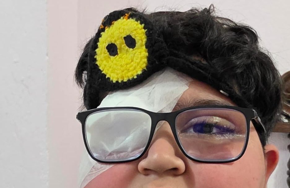 Tengo que agradecerles a todos los que colaboraron con la cirugía de Oscarito. 

Las cosas se complicaron y hubo gastos extras por la consulta y medicamentos con una neumóloga como consecuencia del bronco espasmo con anestesia que tuvo. 

Hoy de una le revisaron el ojo y todo