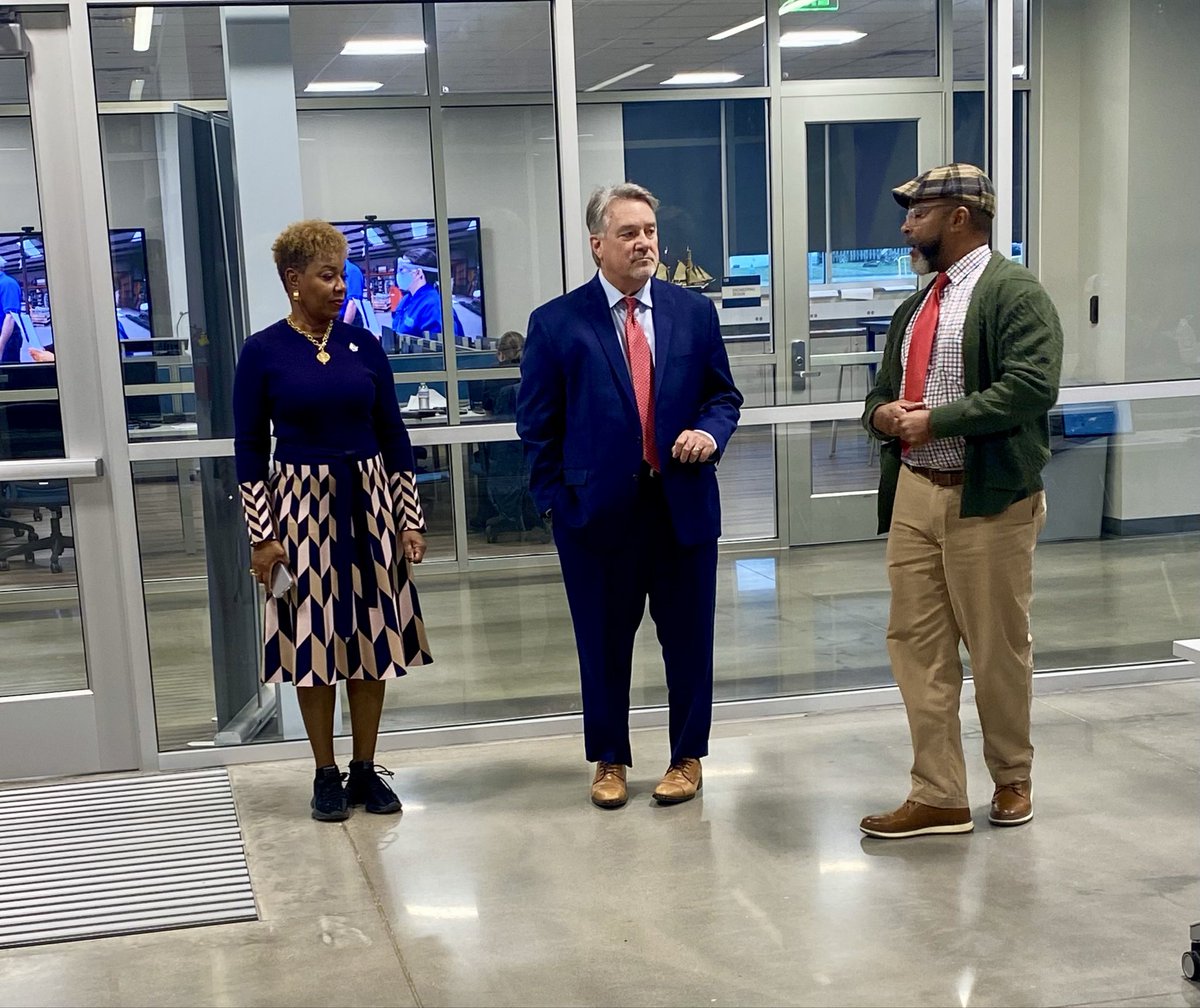 RepLedbetter's tweet image. Strong career technical education programs are key to ensuring Alabama’s economy continues its historic growth. @DrakeState has established itself as a leader in this vital space and is doing an incredible job developing our state’s future workforce.