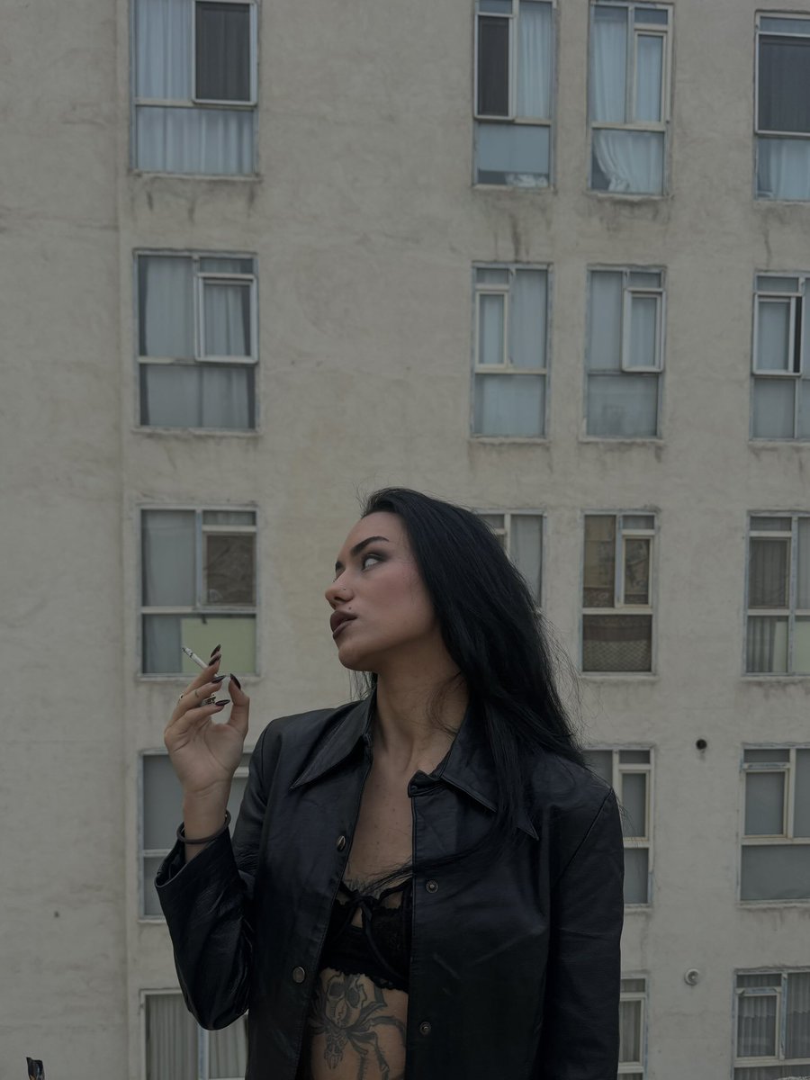 melina tweet media