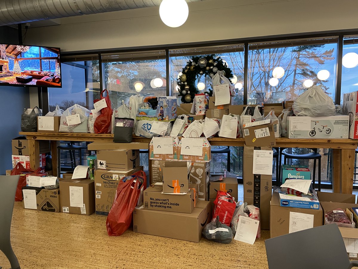 wyrickrobbins's tweet photo. Wyrick Robbins came together to support 50 foster children through the Children’s Home Society of NC. Thanks to the generosity of our team, every gift was thoughtfully collected and prepared for these children. Thank you to everyone who participated with heartwarming enthusiasm! https://t.co/ZRSD4OoKvm