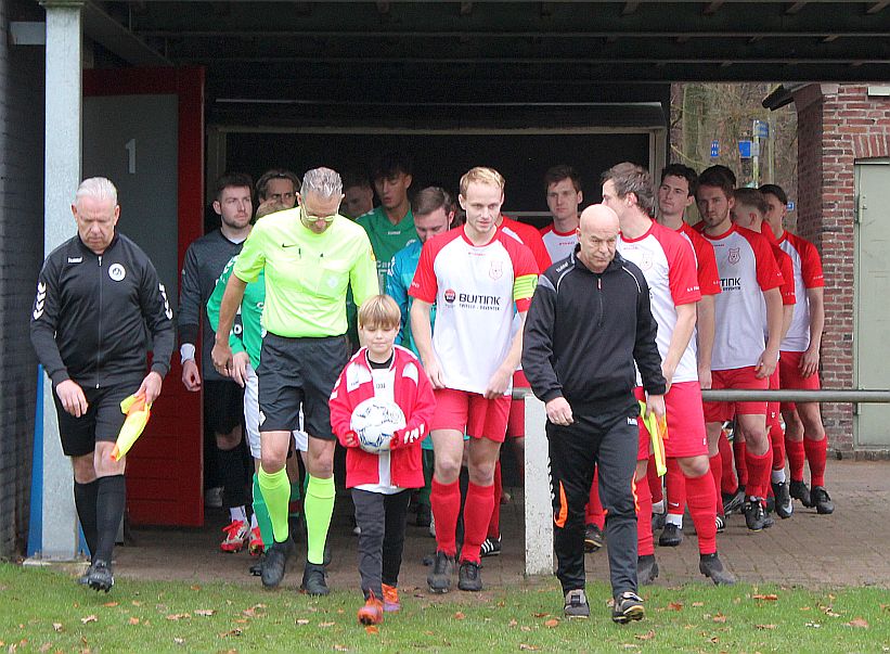 Deze week is Jens onze Pupil van de Week!

Jens speelt als middenvelder, een positie waar hij zijn energie, overzicht en techniek goed kan gebruiken. Hij geniet ervan om veel aan de bal te zijn en het spel voor zijn team op te bouwen. svharfsen.nl