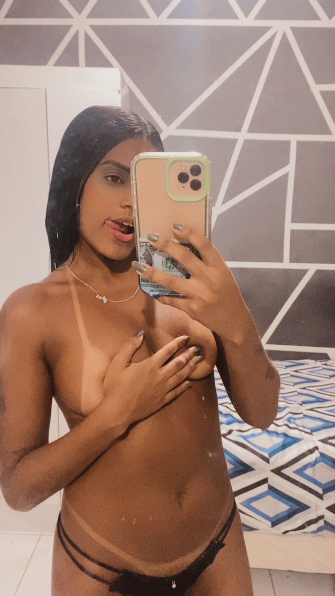 𝐏𝐚𝐥𝐨𝐦𝐚 𝐀𝐥𝐦𝐞𝐢𝐝𝐚🎀 (@palomasilva2023) on Twitter photo 