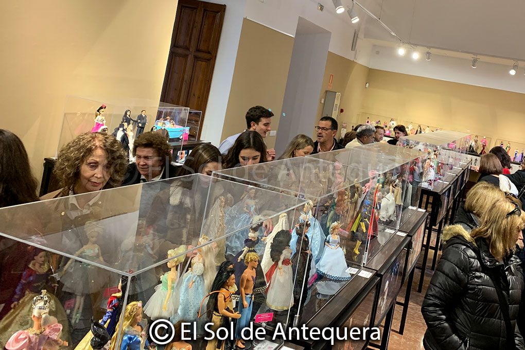 ElSoldAntequera's tweet image. 🌟 #Navidad #Antequera 📰 #Programa
👉 Aquí el programa y qué hacer en Antequera esta Navidad de 2025 desde el viernes 5 de diciembre hasta Reyes Magos.
#periodismoSOL
⤵️ Todo el programa: f.mtr.cool/wblxwuudfx