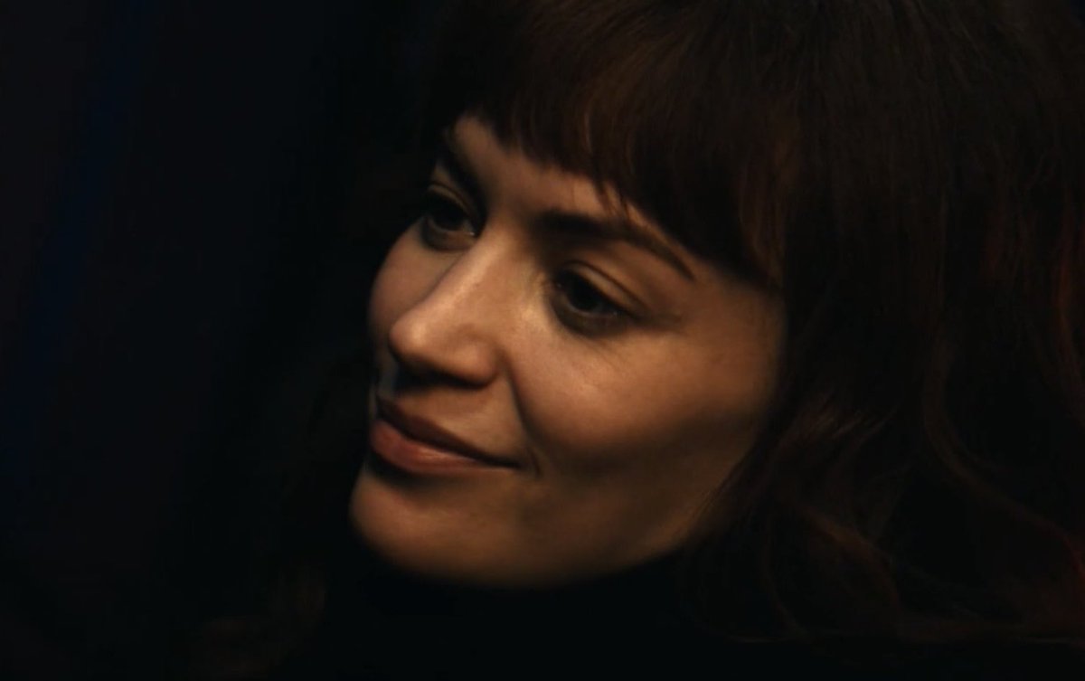 SAPPHlCSAM's tweet image. the way helena eagan looks at mark s