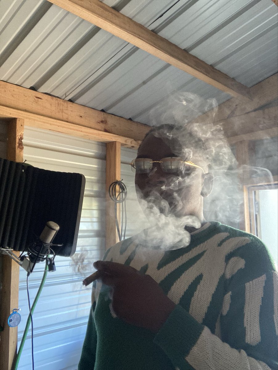 Flyy_Dreww's tweet photo. LOCK’D IN ON THE GRIND DM ME FOR FEATURES 🚀 #fy #fyp https://t.co/GpEaTnFROA