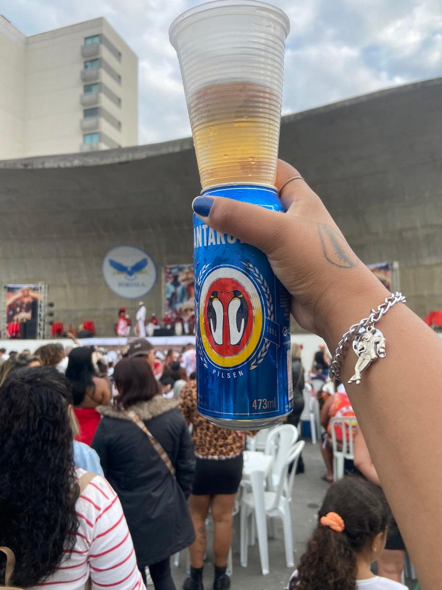 negajux_'s tweet image. Samba é filosofia, fidalguia do salão
Tem a força e a magia que acende o coração,
E pra minha alegria o meu samba vai além!
É a minha bandeira, paixão verdadeira que me satisfaz;
Essa luz tão divina ilumina os nossos quintais... 💚🤍

#dianacionaldosamba