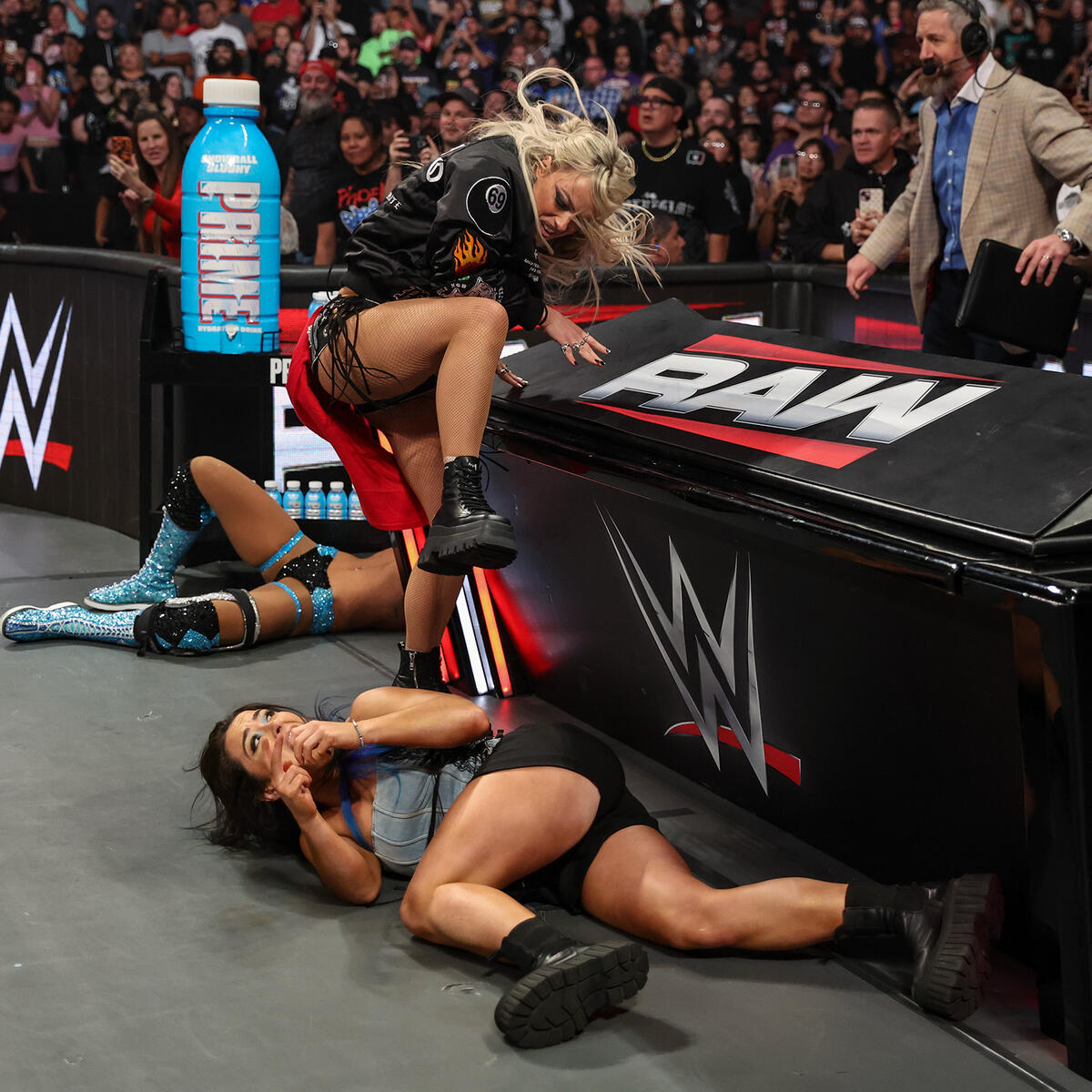 #WWERAW Digitals: lyra-valkyria.sosugary.com/photos/thumbna… - <a href="/Real_Valkyria/">LYRA VALKYRIA</a>

#LyraValkyria #RAWonNetflix #WWERAW #WWE #RAW