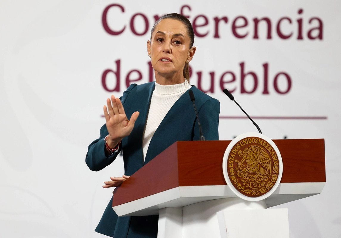 resisres's tweet image. 🇲🇽 Mexican President Claudia Sheinbaum:

“This year, to give you an idea, the additional revenue collection is about 400 billion pesos. 

Do you know how much Argentina asked the United States for a loan? 

That amount, 20 billion dollars. And we raised it this year, without…