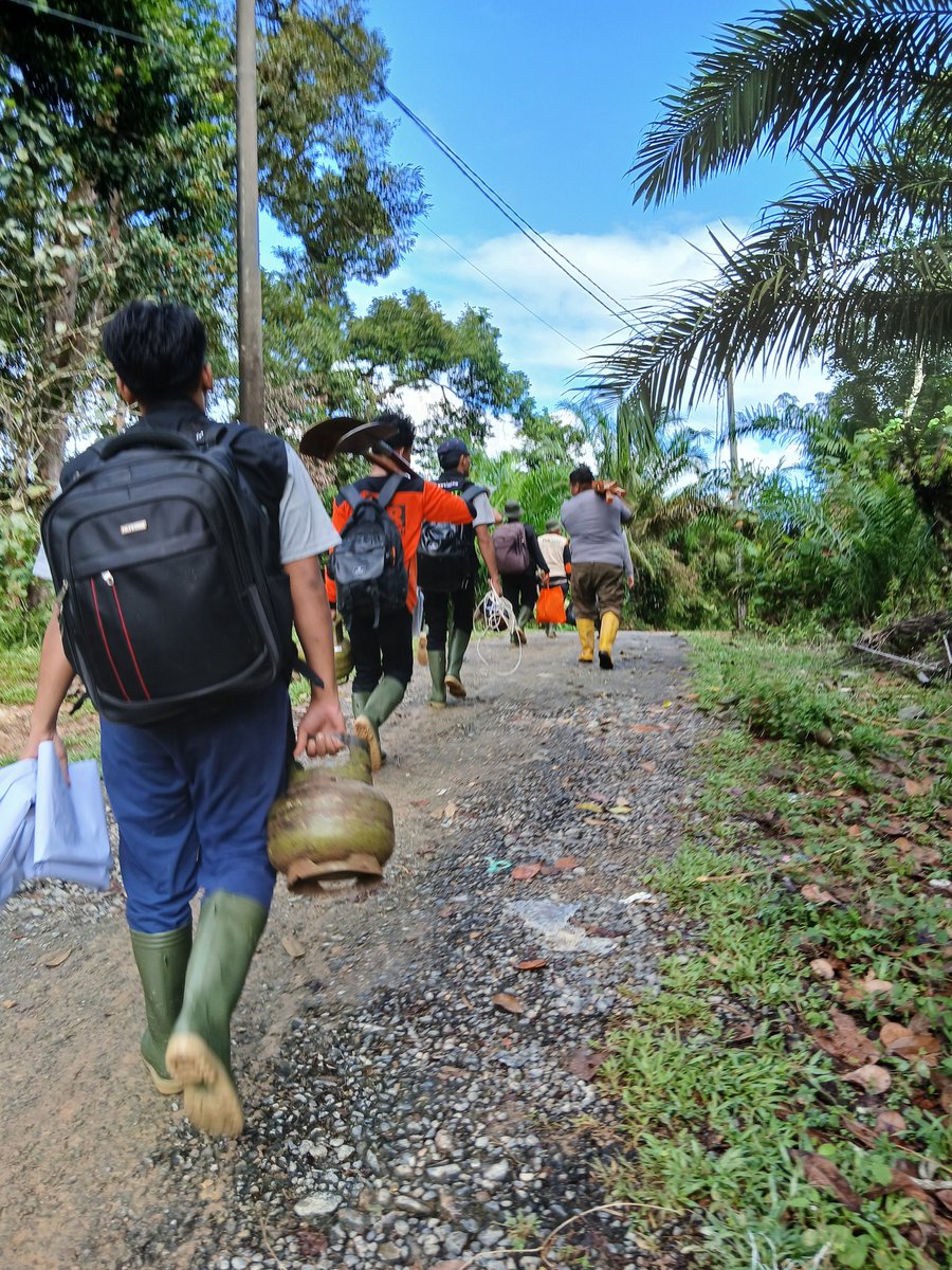 Menuju desa terisolir
