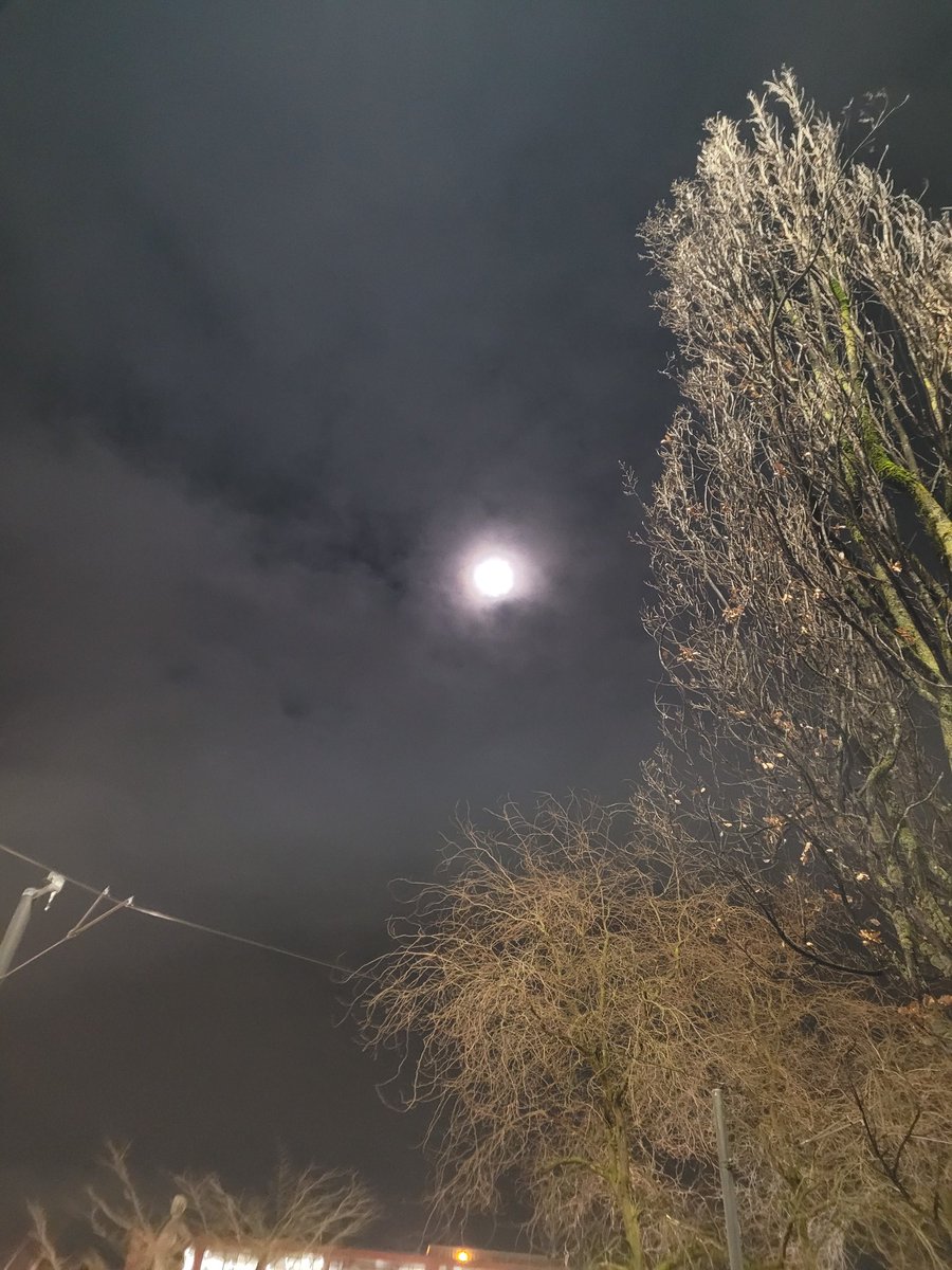 Dat_Nightmare2's tweet image. Yeah I went again..the other side of the city thiz time.. them cocktails are too nice @CrumbleNow  I'm home sis 🤣🤣