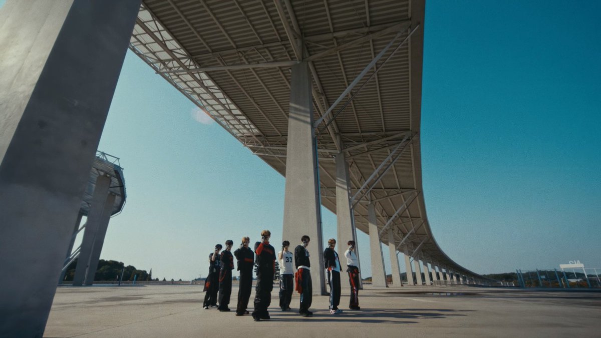w0nhee1's tweet photo. pas part ini shoot nya keren banget woi!🫵🏻
#ALPHADRIVEONE #LEO #JUNSEO #ARNO #GEONWOO #SANGWON #XINLONG #AXIN #SANGHYEON #ALD1 #알파드라이브원 #FORMULA #ALPHADRIVEONE_FORMULA #ALD1_FORMULA #ALD1GotTheFormula #DriveToTheFormula https://t.co/1RfLz9bZsn