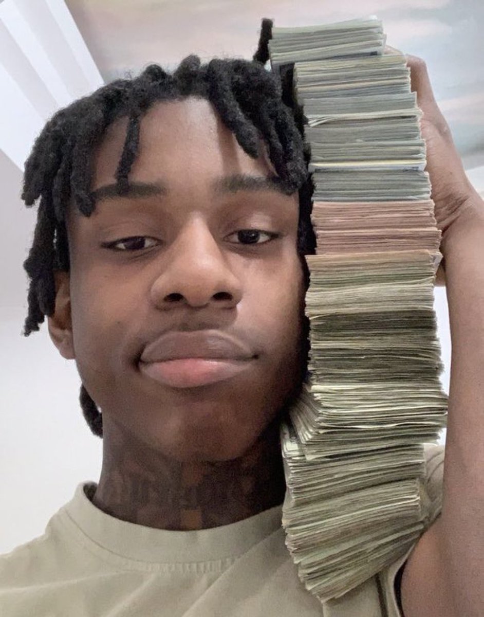 Daily Loud tweet media