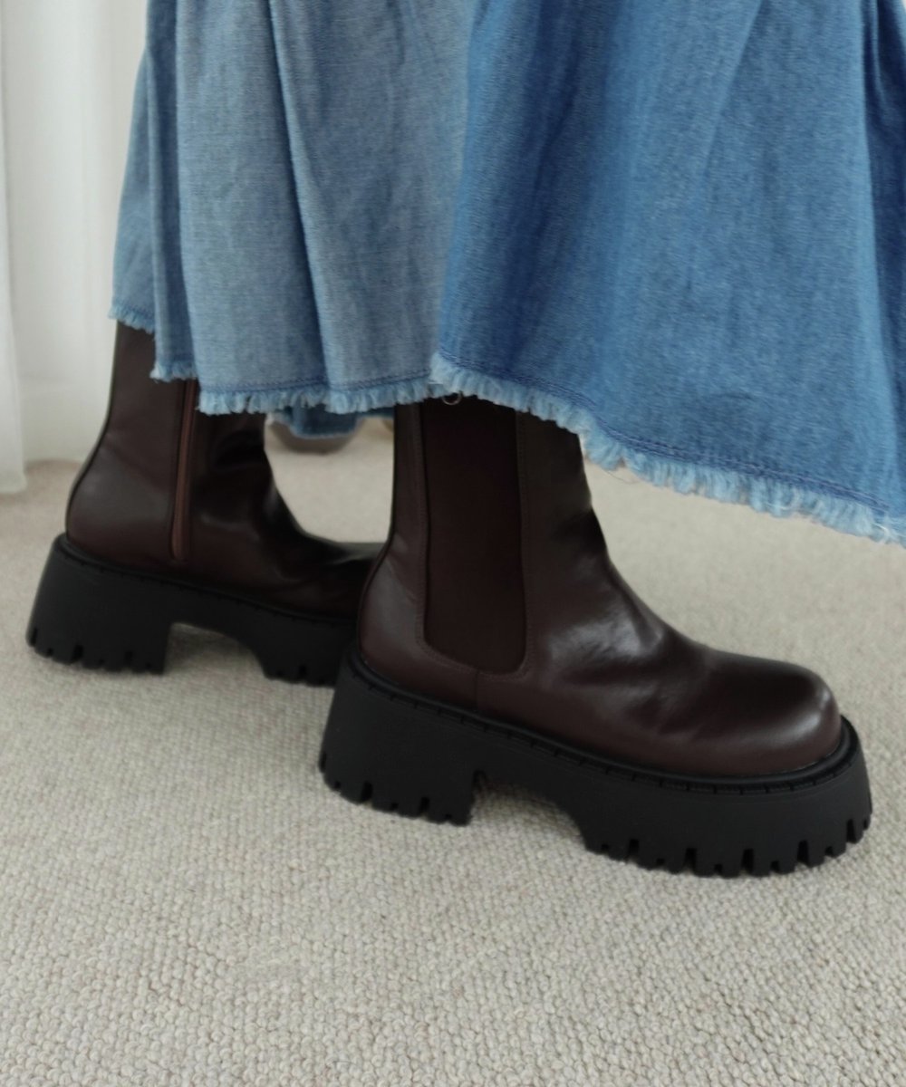 zozojp's tweet image. ／
寒い季節に大活躍！
『冬のイチ押しシューズ』特集👢❄️
＼

ベーシックで合わせやすいサイドゴアブーツや
人気のフェイクムートンショートブーツなど
幅広いアイテムを集めました🫶

zozo.jp/shop/rodeocrow…