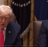 bro i deadass thought its sonic exe behind him 😭😭😭😭