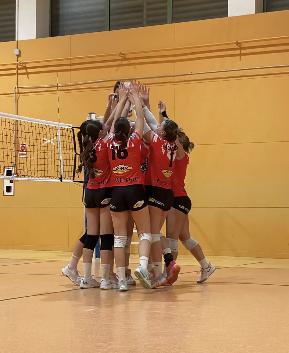VoleiVic's tweet photo. Fotos de la jornada ♥️🤍 https://t.co/JjWTivpcfn