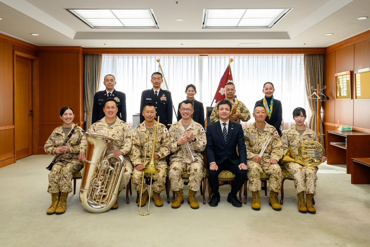 ModJapan_en's tweet image. 7 band members from JSDF Central Band, Eastern Army Band, 2nd and 8th Band  are dispatched to Djibouti for a Capacity-Building Project, training the　Djibouti Armed Forces Band to enhance musical skills. PVM Yoshida encouraged the members on Nov 28🇯🇵💪🇩🇯