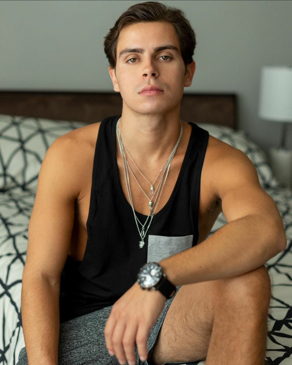 PopBase's tweet photo. Happy 31st birthday to the talented Jake T. Austin. https://t.co/ek78CYOIrX