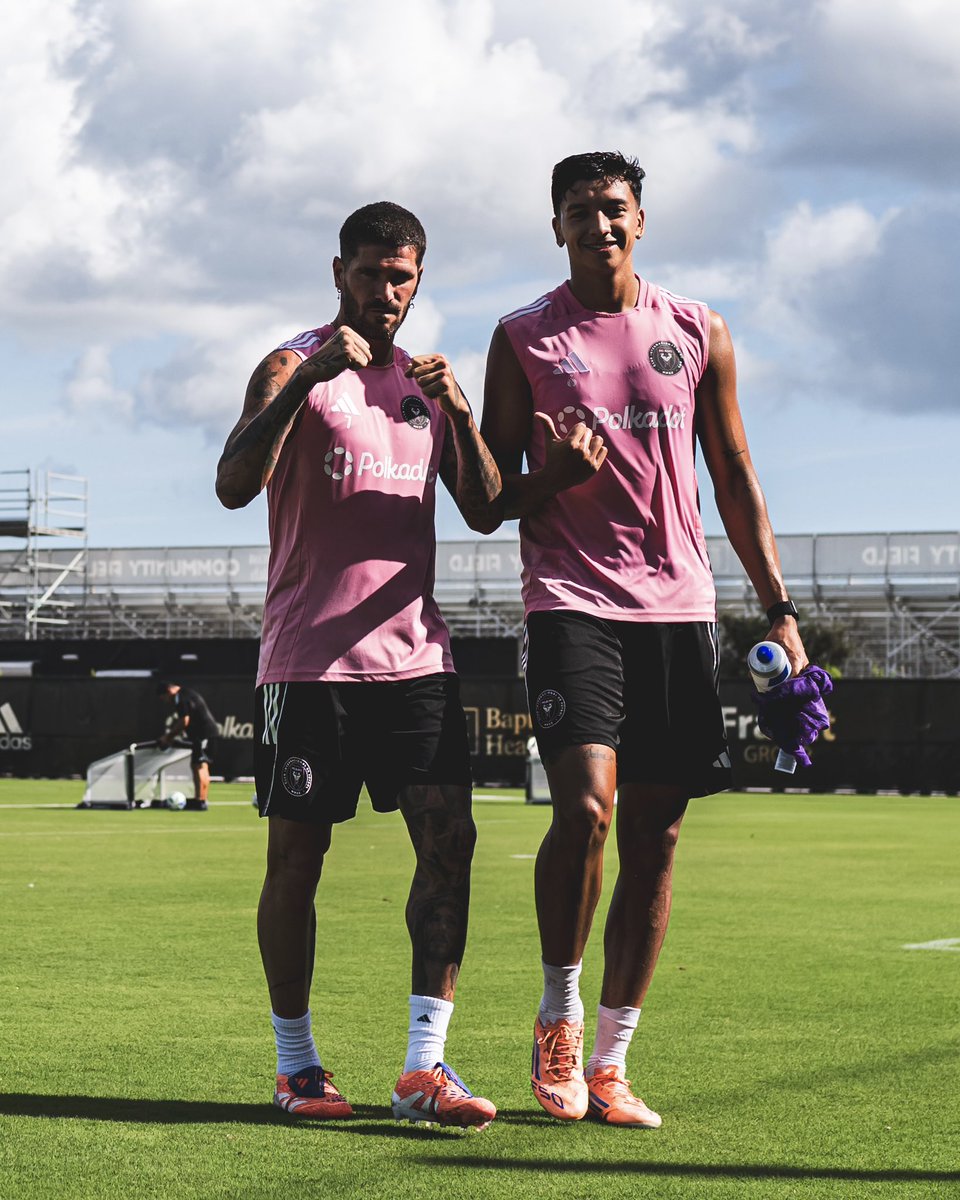 Tuesday at the office 😄💼