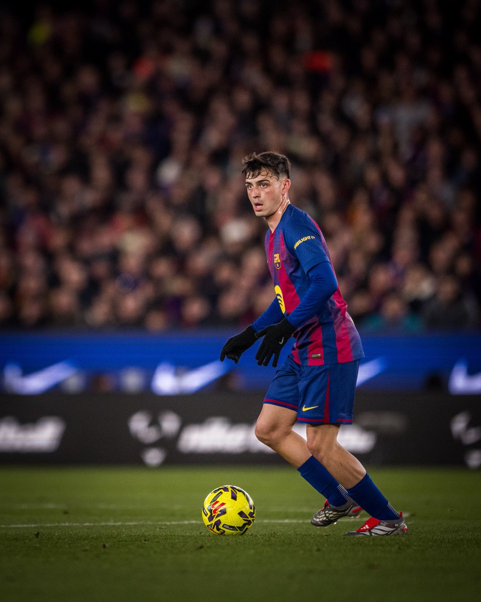 Que orgullo ver como uno de los grandes del fútbol mundial juega a lo que quiere este teguestero. Dos equipos, con y sin la presencia de ahora mismo (y lleva tiempo) uno de los mejores futbolistas del planeta fútbol.

No Pedri, no party...